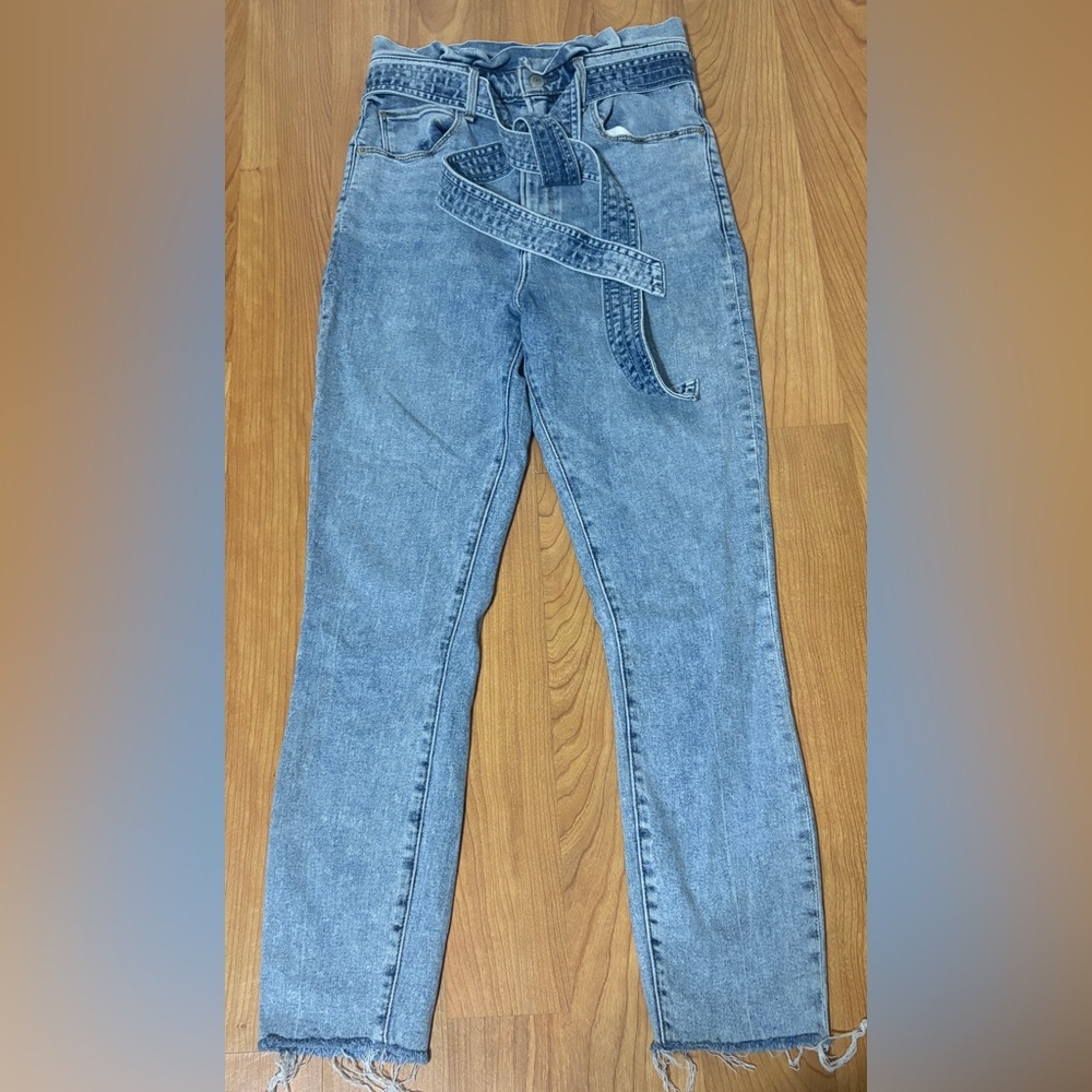 Abercrombie And Fitch Light Wash Ultra High Rise Super Skinny Ankle 6R Belted